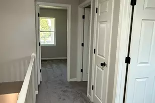 715 Old Indian Trail Rd, Aurora, IL 60506 - Photo 14
