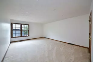 1097 Belter Dr, Wheaton, IL 60189 - Photo 14