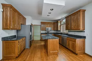 1097 Belter Dr, Wheaton, IL 60189 - Photo 4
