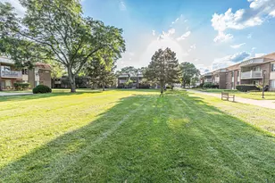 1515 E Churchill Dr, Palatine, IL 60074 - Photo 22