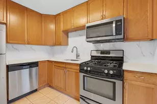 1515 E Churchill Dr, Palatine, IL 60074 - Photo 4