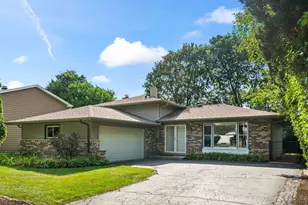 1292 N Linden Ave, Palatine, IL 60074 - Photo 1
