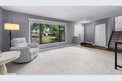 1292 N Linden Avenue, Palatine, IL 60074 - Photo 2