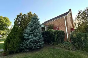 8830 Sayre Ave, Morton Grove, IL 60053 - Photo 2