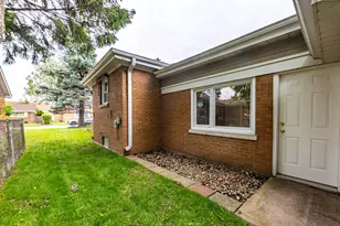 795 E 163rd St, South Holland, IL 60473 - Photo 4