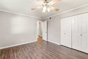 419 Deerpath Dr, Lindenhurst, IL 60046 - Photo 12