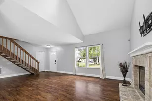 97 Cammeron Ct, Aurora, IL 60504 - Photo 2