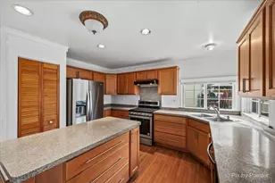 1850 Mission Hills Dr, Elgin, IL 60123 - Photo 10