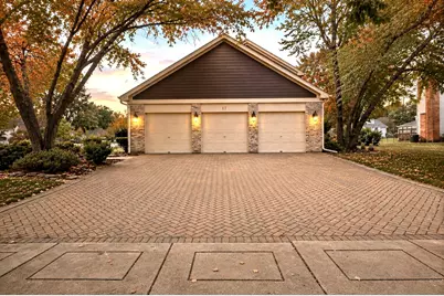 17 Cherrywood Drive, Schaumburg, IL 60194 - Photo 2