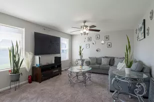 1004 Daniel St, Plano, IL 60545 - Photo 4