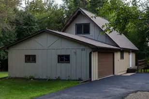 404 Atlantic Dr, Poplar Grove, IL 61065 - Photo 2