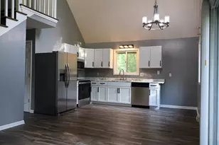 404 Atlantic Dr, Poplar Grove, IL 61065 - Photo 4