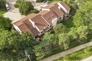 1056 N Pine Tree Circle, Buffalo Grove, IL 60089 - Photo 34