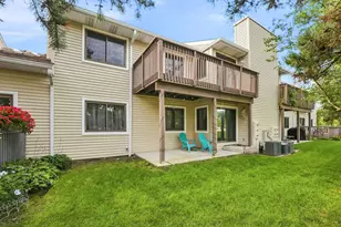 1056 N Pine Tree Circle, Buffalo Grove, IL 60089 - Photo 28