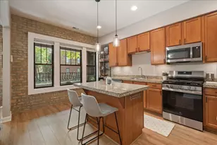1846 W Berteau Ave, Chicago, IL 60613 - Photo 8