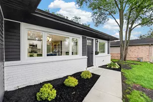 356 Wilshire St, Park Forest, IL 60466 - Photo 2
