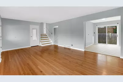 5455 S Catherine Avenue, Countryside, IL 60525 - Photo 8