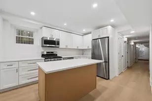 848 W George St, Chicago, IL 60657 - Photo 2
