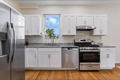 644 W Briar Place #2R, Chicago, IL 60657 - Photo 10