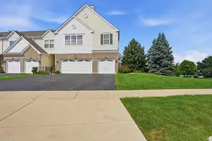 402 Arboretum Dr, Lombard, IL 60148 - Photo 2