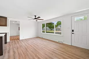 25055 S Center St, Channahon, IL 60410 - Photo 4