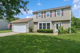 2204 Kensington Dr, Schaumburg, IL 60194 - Photo 1
