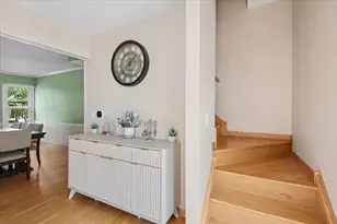 2204 Kensington Dr, Schaumburg, IL 60194 - Photo 4