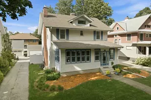 1514 E Grove St, Bloomington, IL 61701 - Photo 2