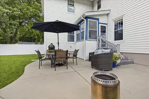 1514 E Grove St, Bloomington, IL 61701 - Photo 40