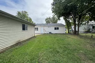 422 Haller Ave, Romeoville, IL 60446 - Photo 6