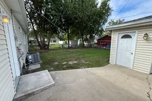 422 Haller Ave, Romeoville, IL 60446 - Photo 4