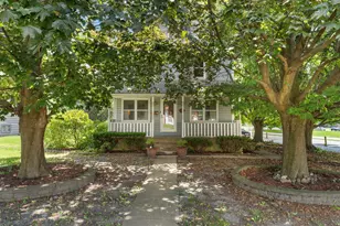 706 Old Indian Trail, Aurora, IL 60506 - Photo 1