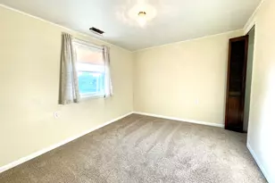 296 N Levasseur Ave, Bourbonnais, IL 60914 - Photo 10
