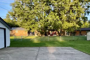 296 N Levasseur Ave, Bourbonnais, IL 60914 - Photo 14