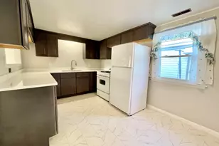 296 N Levasseur Ave, Bourbonnais, IL 60914 - Photo 6