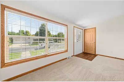 5631 Irving Boulevard, Machesney Park, IL 61115 - Photo 10