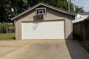 1106 E Olive Street E, Bloomington, IL 61701 - Photo 26