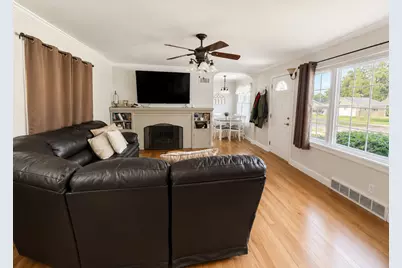 320 Anderson Street, Centralia, IL 62801 - Photo 2