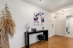 420 W Aldine Ave, Chicago, IL 60657 - Photo 2