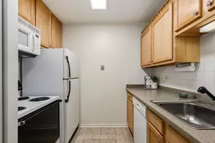 420 W Aldine Ave, Chicago, IL 60657 - Photo 12