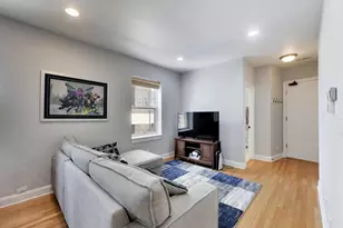 6815 N Lakewood Ave, Chicago, IL 60626 - Photo 12