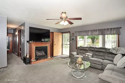 702 Bourn Street, Harvard, IL 60033 - Photo 6