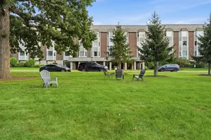 2500 Windsor Mall, Park Ridge, IL 60068 - Photo 4