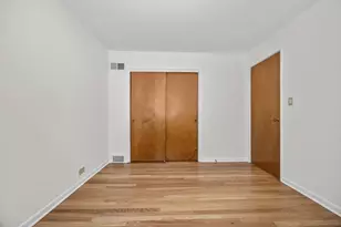 4720 Washington St, Skokie, IL 60076 - Photo 8