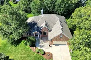 712 Brighton Dr, Sugar Grove, IL 60554 - Photo 1