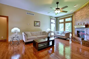 712 Brighton Dr, Sugar Grove, IL 60554 - Photo 8