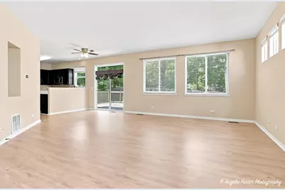 352 N Cornerstone Drive, Volo, IL 60020 - Photo 8