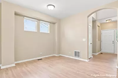 352 N Cornerstone Drive, Volo, IL 60020 - Photo 4