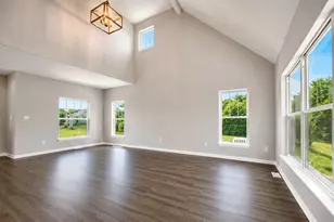 9278 Norris Dr, Hobart, IN 46342 - Photo 8