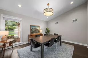 609 N Carlyle Ln, Arlington Heights, IL 60004 - Photo 22